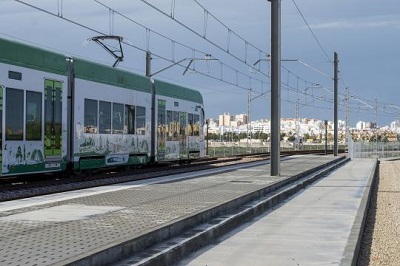 Una oferta para la pasarela de acceso al Tranv�a de C�diz en Tres Caminos